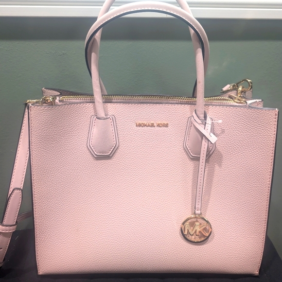 Michael Kors Handbags - Michael Kors handbag